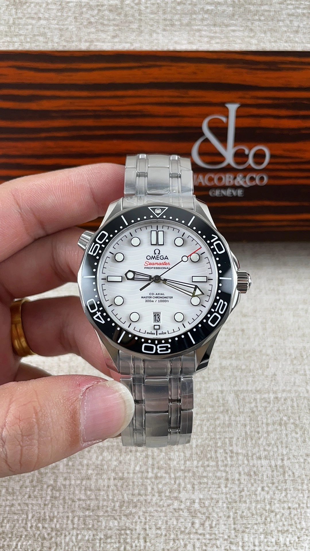BestValue CBD Factory Omega Seamaster Diver 300M 42mm White Wave Dial Black Ceramic Bezel (210.30.42.20.04.001) 1:1 Super Clone – DD8800 Movement 284